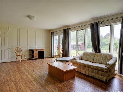 8 Thatch Rd, Lincoln, NB 