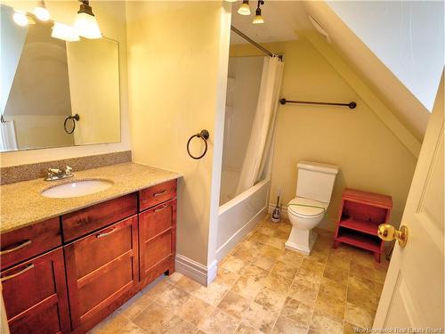 8 Thatch Rd, Lincoln, NB 