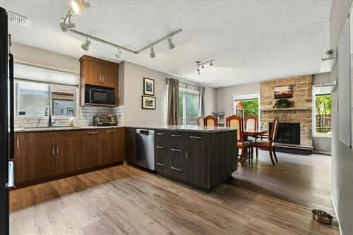 153 Meadow Gate Dr, Winnipeg, MB 