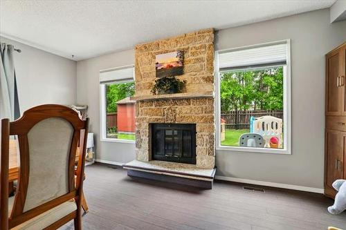 153 Meadow Gate Dr, Winnipeg, MB 
