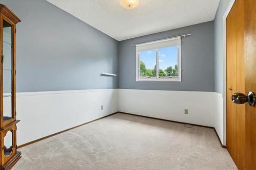 153 Meadow Gate Dr, Winnipeg, MB 