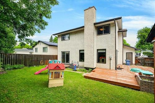 153 Meadow Gate Dr, Winnipeg, MB 