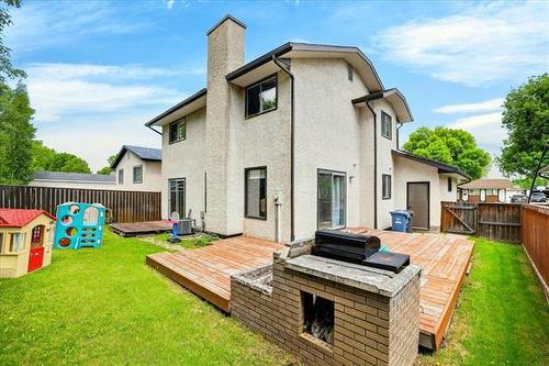 153 Meadow Gate Dr, Winnipeg, MB 