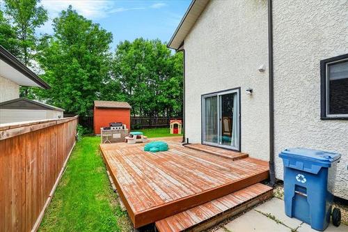 153 Meadow Gate Dr, Winnipeg, MB 