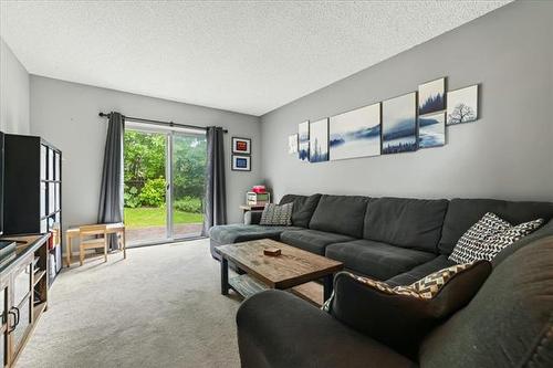 153 Meadow Gate Dr, Winnipeg, MB 