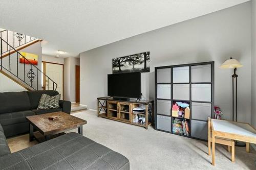 153 Meadow Gate Dr, Winnipeg, MB 