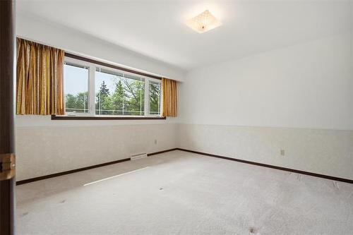 20 Oakdale Dr, Winnipeg, MB 