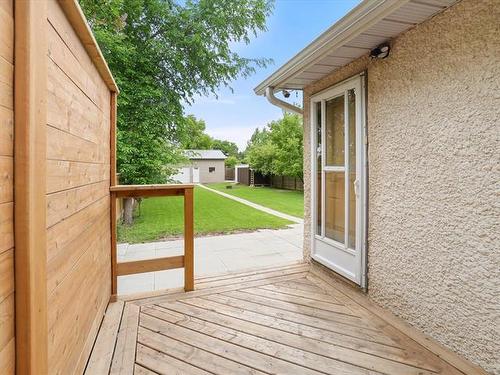 21 Sadler Ave, Winnipeg, MB 