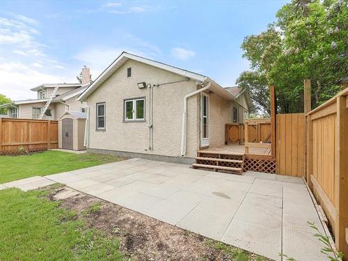 21 Sadler Ave, Winnipeg, MB 