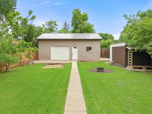 21 Sadler Ave, Winnipeg, MB 