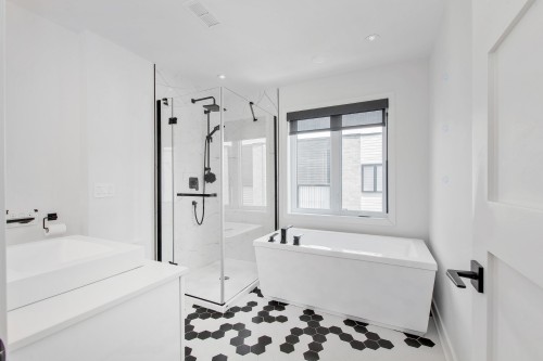Salle de bains - 18057 Rue De Brissac, Mirabel, QC - Indoor Photo Showing Bathroom