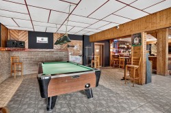 Bar - 
