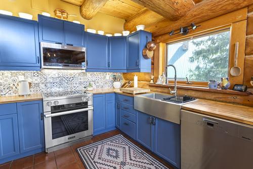 14425 3A Highway, Gray Creek, BC 