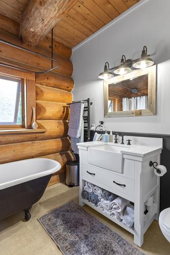 14425 3A Highway, Gray Creek, BC 
