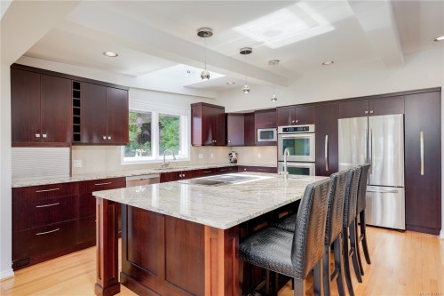 4961 Lochside Dr, Saanich, BC 