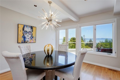 4961 Lochside Dr, Saanich, BC 