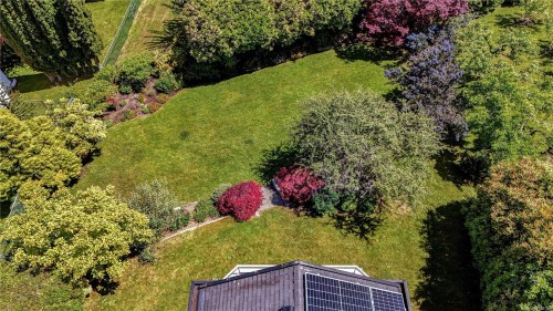 4961 Lochside Dr, Saanich, BC 