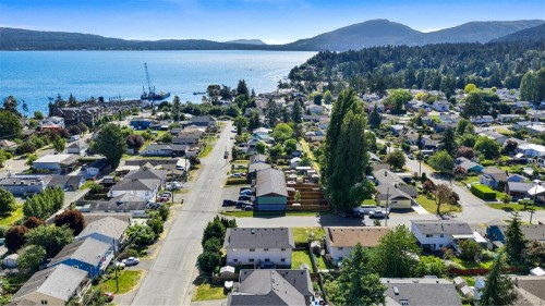 8108 Bertha St, Crofton, BC 