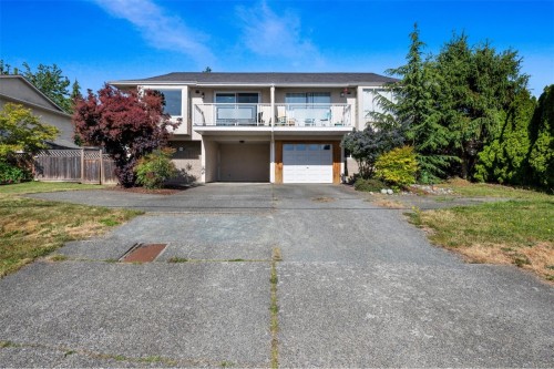 8108 Bertha St, Crofton, BC 