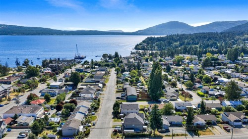 8108 Bertha St, Crofton, BC 