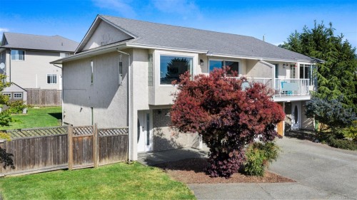 8108 Bertha St, Crofton, BC 