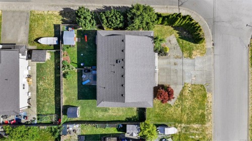 8108 Bertha St, Crofton, BC 