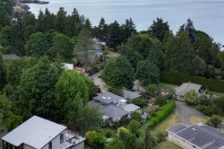 4005 Locarno Lane Saanich, BC V8N 3Z9