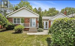 17 BRINLOOR BOULEVARD  Toronto, ON M1M 1L3