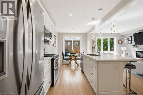 44 Stillwater Crescent, Waterdown, ON - Indoor Photo Showing Kitchen With Upgraded Kitchen
