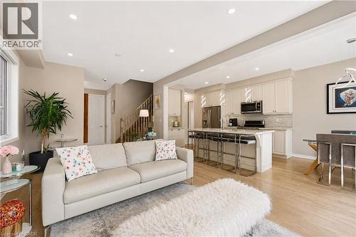 44 Stillwater Crescent, Waterdown, ON - Indoor Photo Showing Living Room