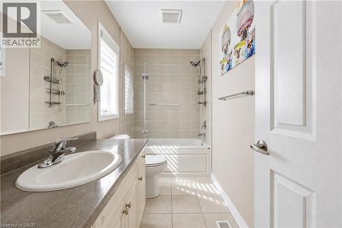 44 Stillwater Crescent, Waterdown, ON - Indoor Photo Showing Bathroom