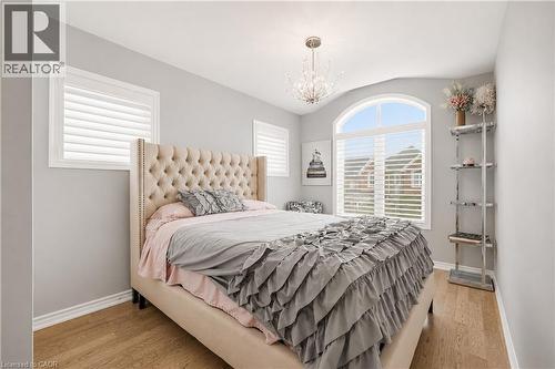 44 Stillwater Crescent, Waterdown, ON - Indoor Photo Showing Bedroom