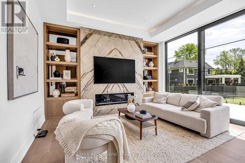 152 Third Line, Oakville, ON 