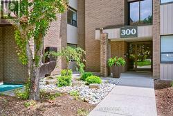 216 - 300 EVERGLADE CRESCENT  London North (North P), ON N6H 4P8