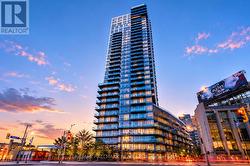 1902 - 825 CHURCH STREET Toronto, ON M4W 3Z4