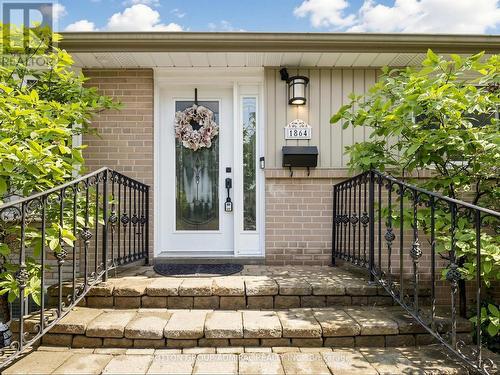 1864 Hindhead Road, Mississauga, ON 