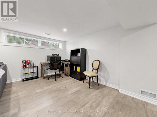 1864 Hindhead Road, Mississauga, ON 