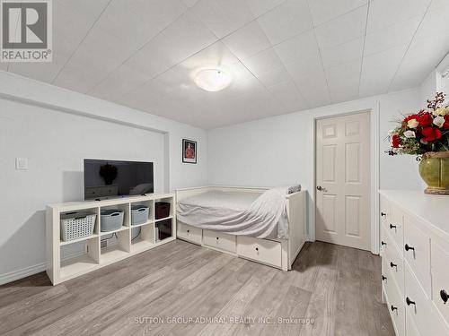 1864 Hindhead Road, Mississauga, ON 
