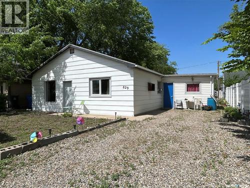 829 King STREET  Estevan, SK S4A 1L2