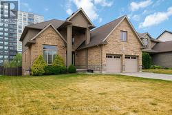 3135 PINCOMBE DRIVE London South (South W), ON N6L 0B4