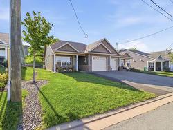 8 Goldenrod court Court Falmouth, NS B0N 2A0