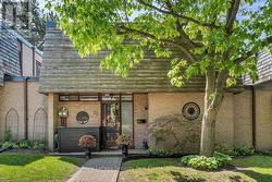 23 RAINTREE PATH  Toronto, ON M9C 5A9