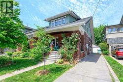 22 CONNAUGHT Avenue S  Hamilton, ON L8M 3C2