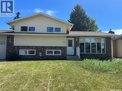 1639 11th AVENUE NW Moose Jaw, SK S6H 6M5