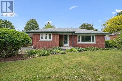 4 CAMPION AVENUE  Guelph (Exhibition Park), ON N1H 5L3