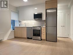 11 - 320 RONCESVALLES AVENUE Toronto, ON M6R 2M7