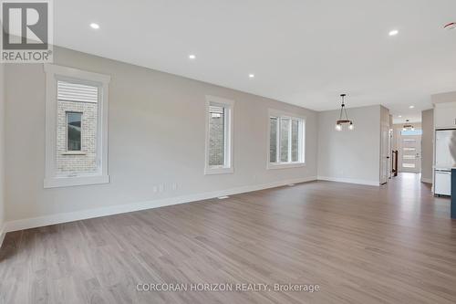 24 Moon Crescent, Cambridge, ON 