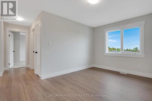 24 Moon Crescent, Cambridge, ON 