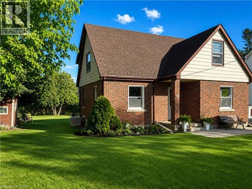 15 BARRETT Avenue  Cambridge, ON N1R 3A1