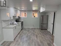 106 KNOTT END Newmarket, ON L3Y 0E4